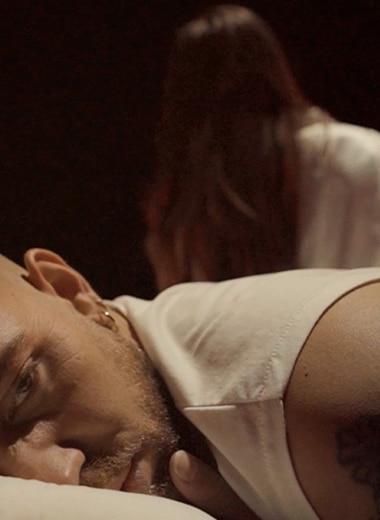 Imagen de un videoclip de Yago Roche